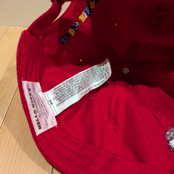 Hello Kitty Vibrant Red Hat - Picture 5 of 6
